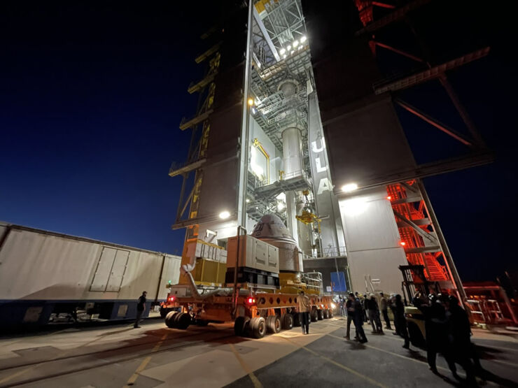 Conexión de Starliner al cohete Atlas V