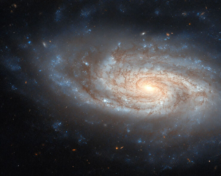 El Telescopio Espacial Hubble Observa una Galaxia Espiral Clásica