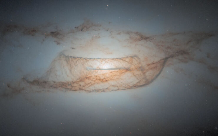 El Hubble Obtiene la Imagen Más Nítida de la Galaxia Lenticular NGC 4753