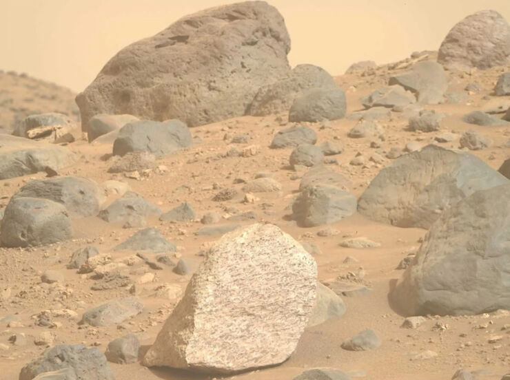 Perseverance Continúa Examinando Rocas en un Canal Fluvial en Marte