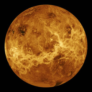 Esta vista global de la superficie de Venus está centrada en los 180 grados de longitud este. Mosaicos de radar de apertura sintética de la sonda Magallanes, obtenidos durante su primer ciclo de mapeo, fueron proyectados sobre un globo simulado por ordenador para crear esta imagen