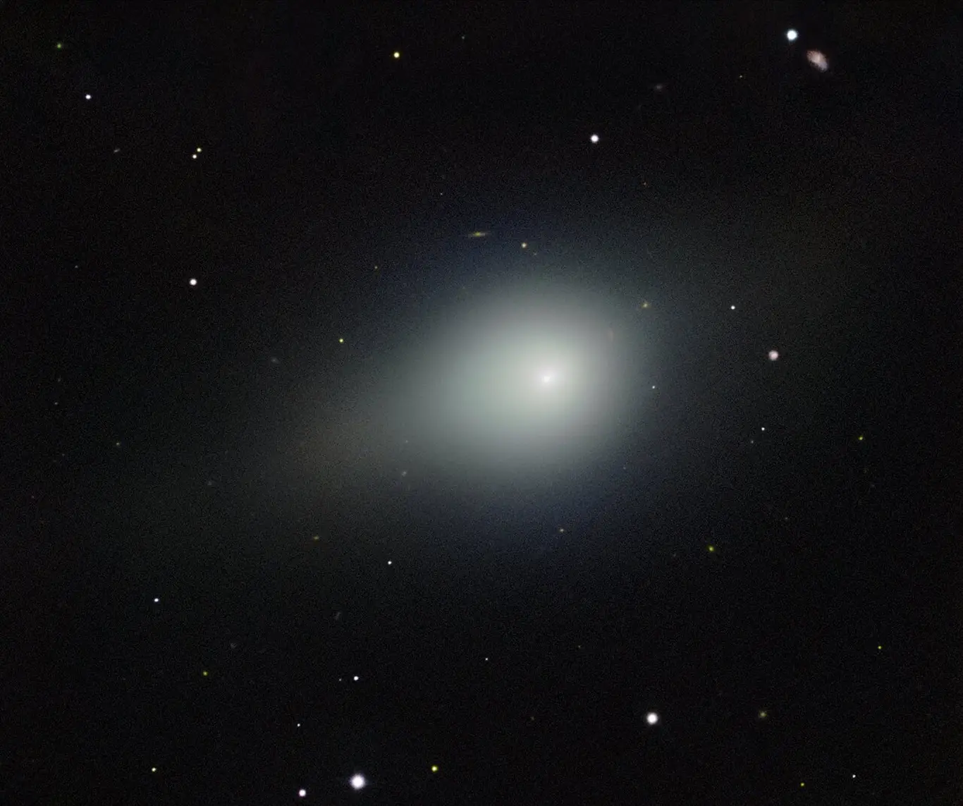 La Nave TESS de la NASA Rastrea al Cometa 3I/ATLAS Para Medir su Rotación 1 El cometa interestelar 3I/ATLAS actualmente se aleja de nuestro Sistema Solar.