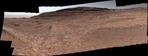 El rover Curiosity de la NASA avanza en el cráter Gale tras abandonar un terreno de formaciones minerales en forma de red y entrar en una nueva zona de suelos poligonales. La misión estudia la evolución geológica de Marte y el papel del agua en su pasado.