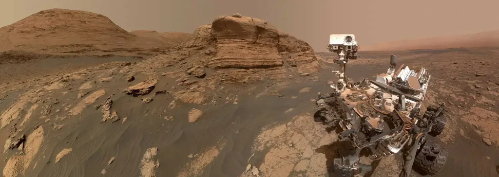 El rover Curiosity de la NASA ha detectado moléculas orgánicas complejas en Marte, consideradas bloques fundamentales de la vida. Aunque no confirman vida pasada o presente, estos hallazgos refuerzan la posibilidad de que el planeta rojo haya sido habitable en el pasado y mantienen abierta la gran pregunta sobre su origen.