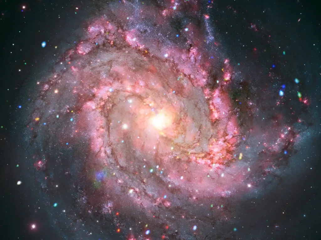 Gracias al observatorio espacial Chandra, astrónomos de la NASA han detectado cambios inesperados en el brillo de remanentes de supernovas en la galaxia M83. El hallazgo podría revelar una nueva población de sistemas binarios con agujeros negros y estrellas de neutrones.